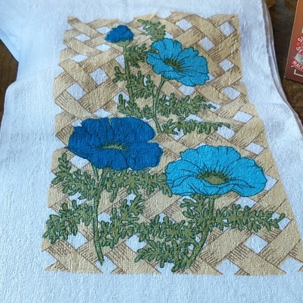 New Vintage Floral Poppies Bath & Hand Towels 4 Total Pieces